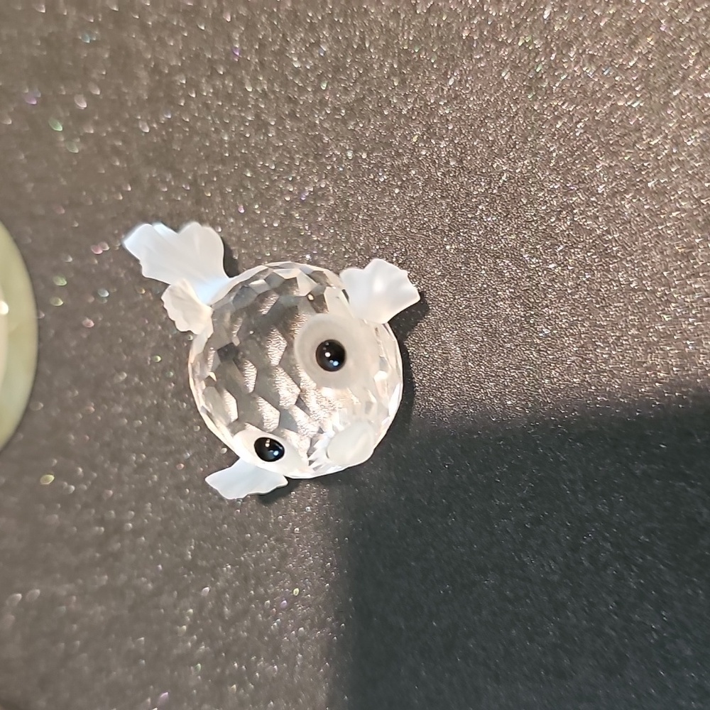 Retired Swarovski Crystal Blowfish Mini Figurine - Picture 2 of 6